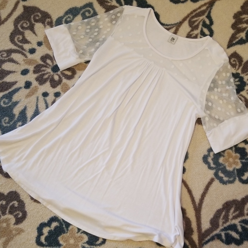 ❤❤❤Cute Blouse with polka dot lace detail